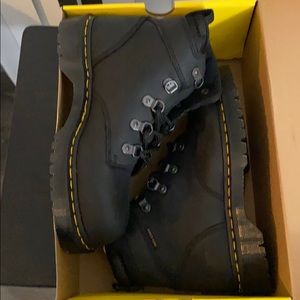New Dr Martens Size 7 Holkham SD